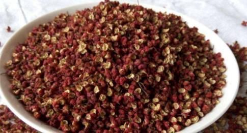 體內濕氣|花椒和此物一起泡腳,每天15分鐘,“趕走”體內濕氣,氣血暢通!