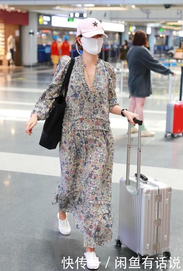 纱裙|马伊琍躲过中年发福却瘦过头,穿印花纱裙撑不起来,气质打了折扣