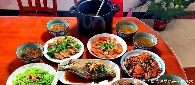 山东女婿来岳母家,连吃5天海鲜,天天不重样,老婆让他赶紧走