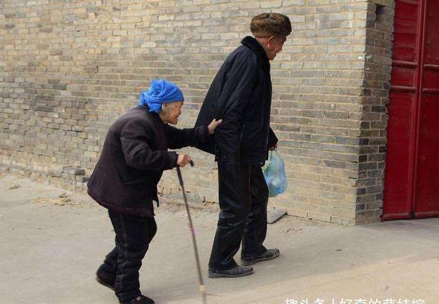 年轻人|有一种“新型啃老”正在流行,老人有苦难言,子女们却不愿承认