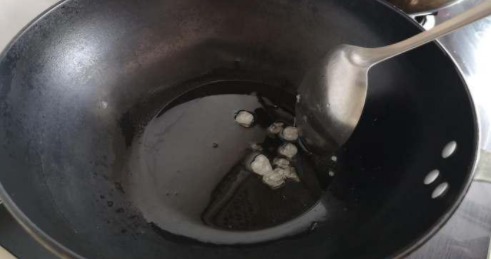 想吃排骨不用炖,这种做法更简单美味,又香又好吃,营养不上火