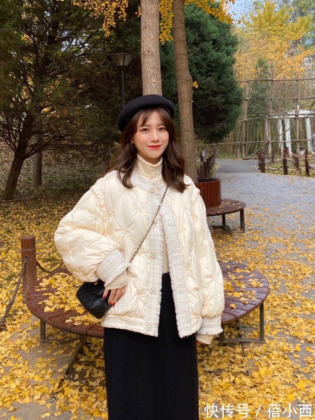 博主 精致的女人最爱穿“小香风羽绒服”,选这4款来搭配,高级又时髦