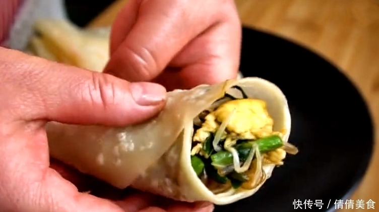  卷饼|此面食太好吃了，三十秒就能出锅，香软筋道，孩子早上能吃四个
