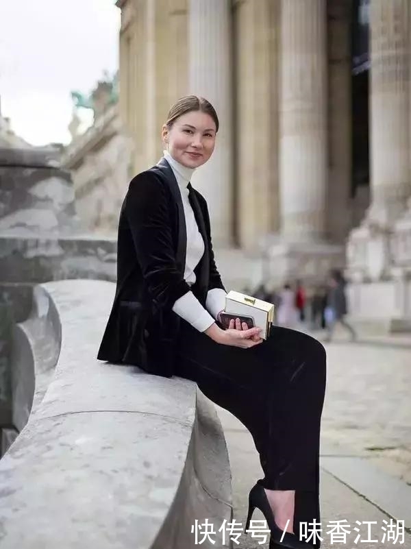 今年最火高领毛衣+大衣,才是秋冬绝配!