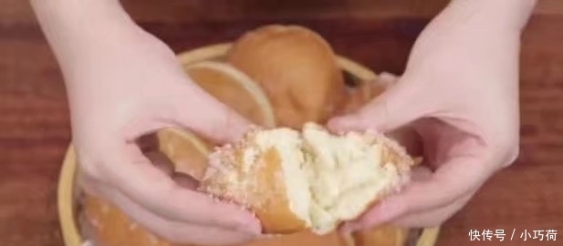 一碗面粉,不用烤箱,教你做好吃的小面包,外脆里软,出锅吃3个