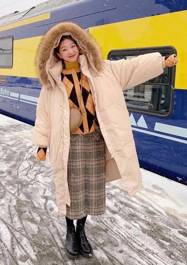 羽绒服+裙子=2021年最王炸组合,早穿早美!