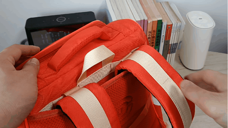 书包|悬浮减重设计,送给孩子更好的开学礼物,能抗菌还能减压护脊!