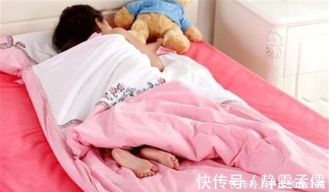 睡眠质量|孩子睡觉蹬被子不仅是热,3大原因宝妈不能忽视,娃不说也要了解
