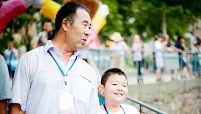 小家伙|“奶奶,你为什么不住在我们家呀”6旬老人的回答,值得深思