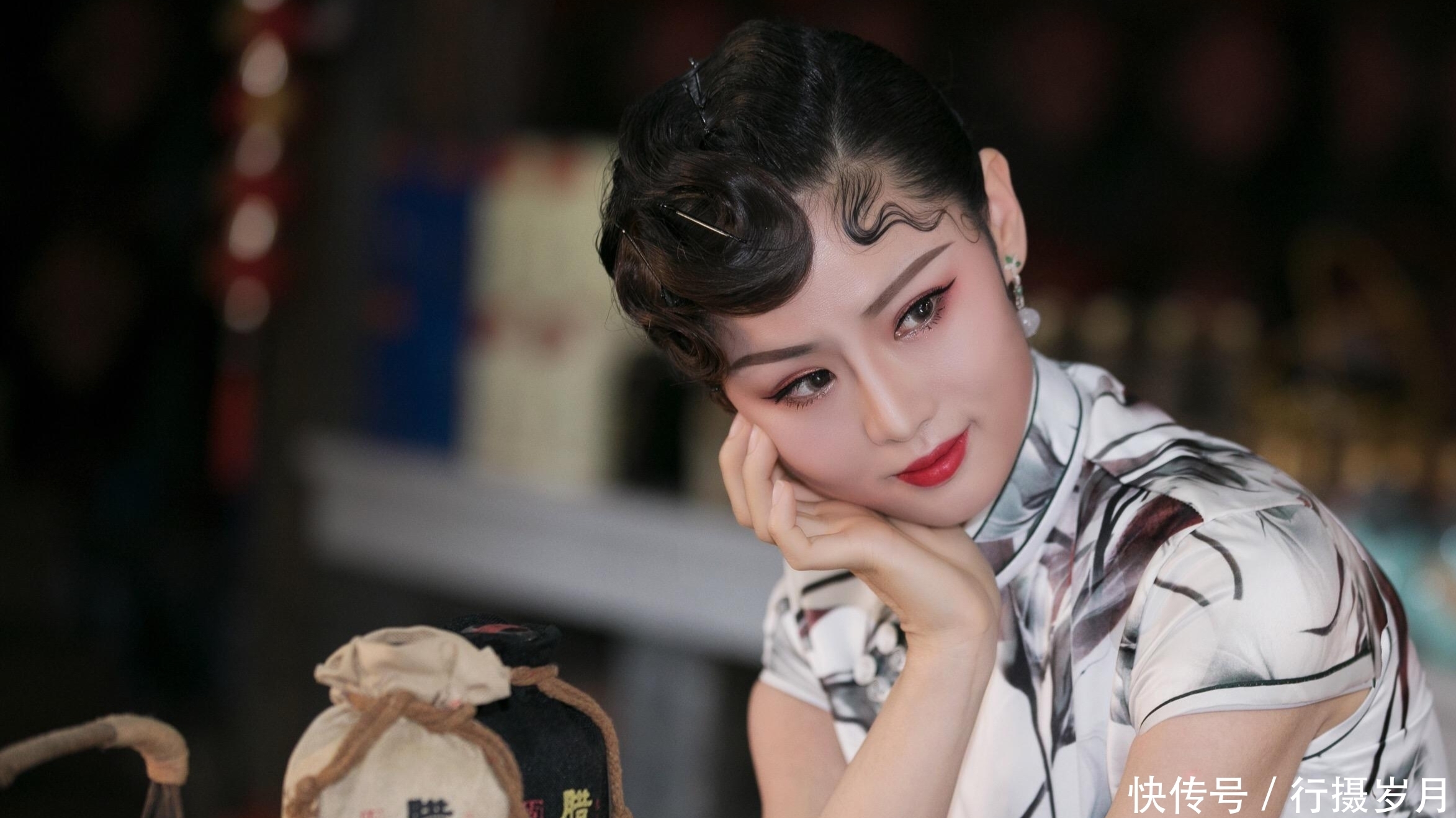 一帘幽梦,装点纱窗,放逐的是寂寞,弥漫的是忧伤