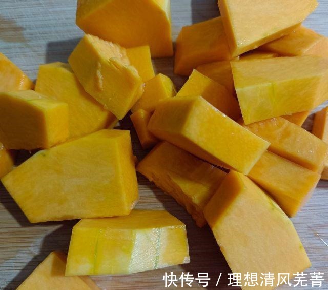 南瓜|南瓜豆浆，微凉的早晨喝杯热乎乎的豆浆吧！