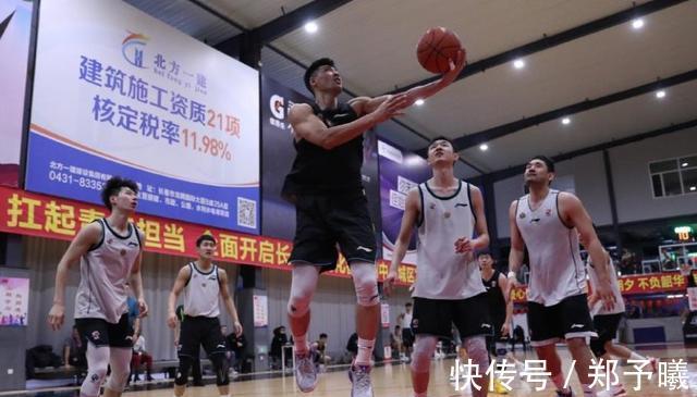 杨学增|再交学费,山西男篮不敌全华班!不慌不忙,杨学增相信队员能更好