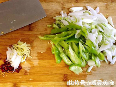 红点者|葱爆牛肉,先放葱还是先放肉大厨都不对,忽视这点就不香!