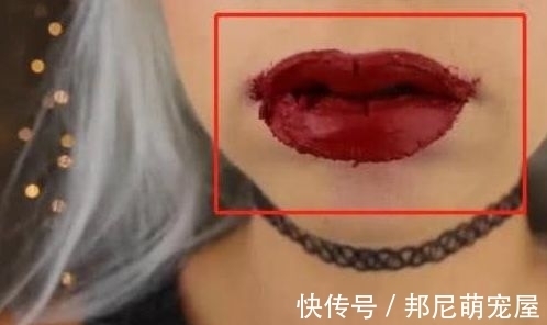 口红 女子直播涂200层口红，卸妆只能用镊子剥，网友：你是魔鬼吗？