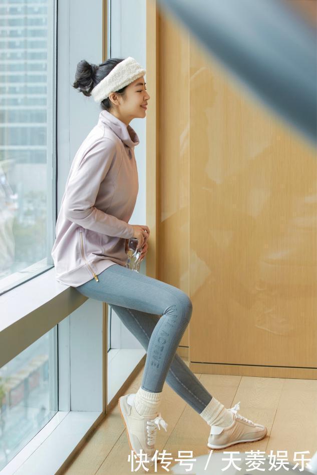 冬季别穿得太“沉闷”，学三木的气质搭配，得体优雅、照搬简单