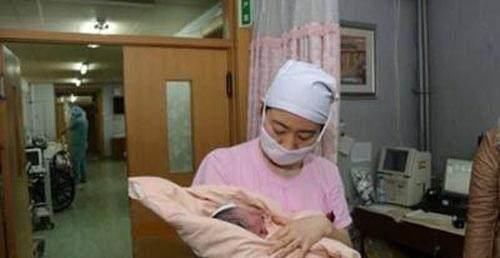 小张生|二胎产下女儿,护士恭喜老公,但他的一句话让护士气愤不已