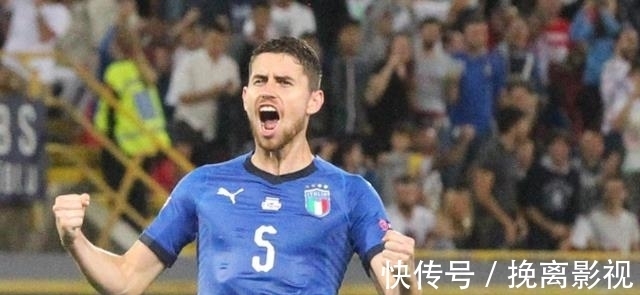 |金球给他就是笑话!身为中场核心,没进攻、没防守,只会传安全球