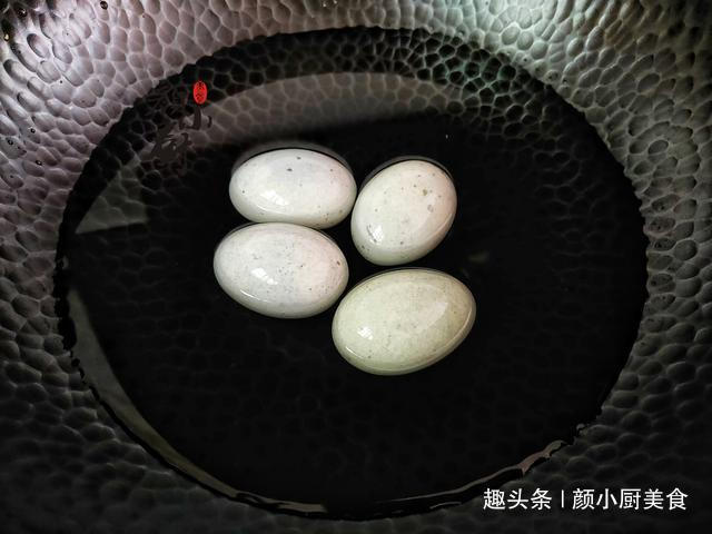 散花|切皮蛋时,万万别直接下刀切,多加这一步,不沾刀、不散花