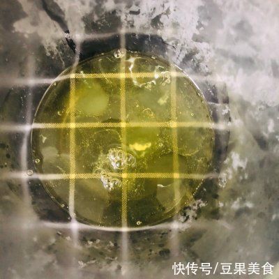 蛋清|简单几步做好一盘清凉解暑绿豆蒸蛋糕,快速搞定一餐饭