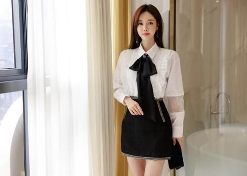 孙允珠时尚穿搭：塞纳情迷花束黑白经典搭色裙