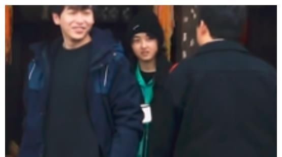 节目|张艺兴:上节目后恶评不断,他是如何从顶流变成“老鼠屎”的?