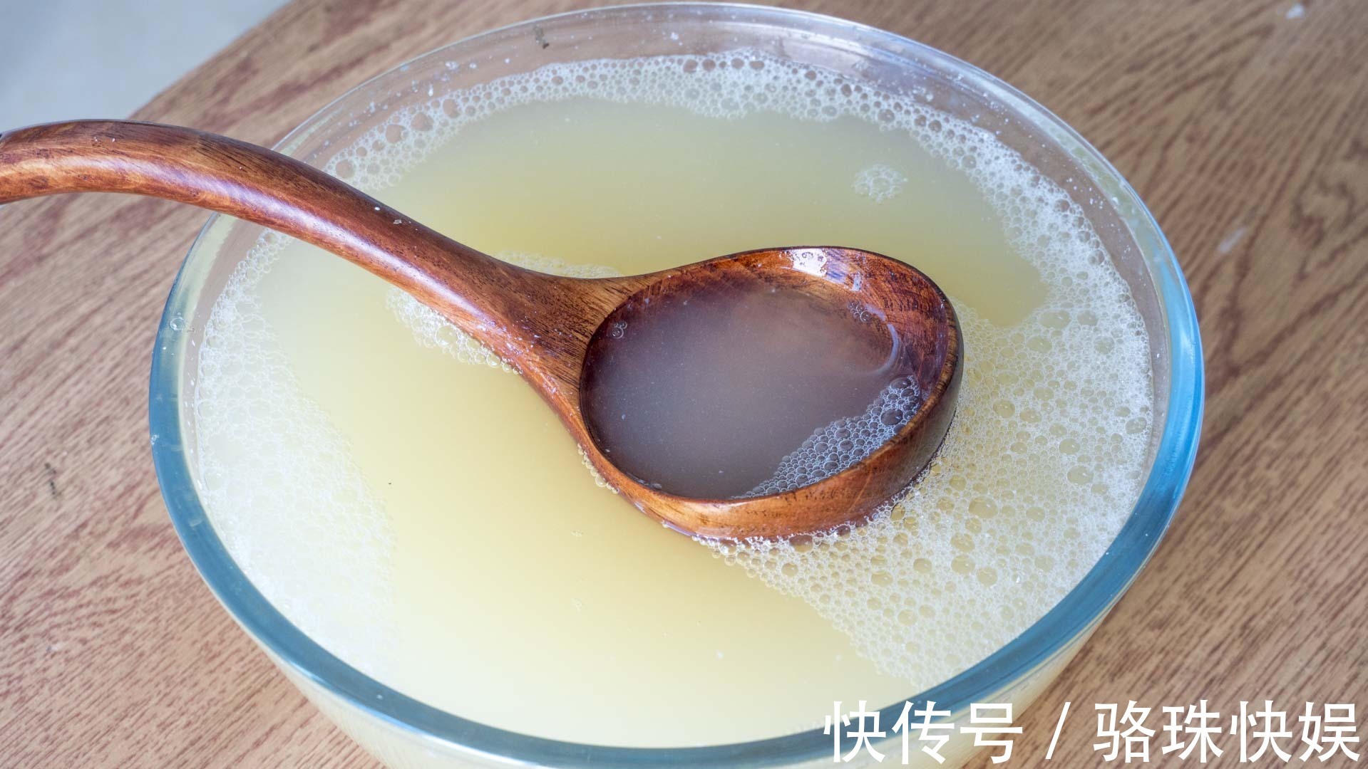 添加|在家做豆腐，2斤黄豆出8斤豆腐，健康零添加，做法简单又好吃