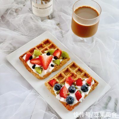 无糖无面粉的香蕉燕麦华夫饼