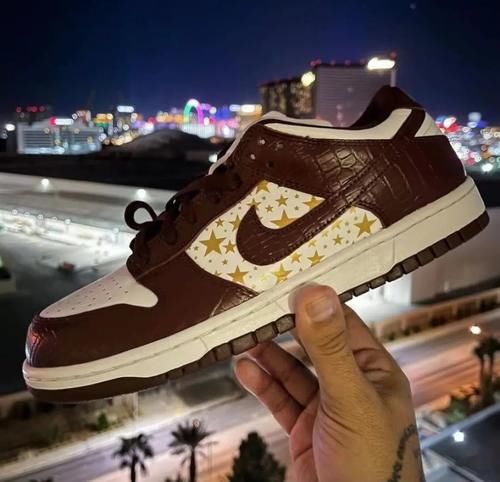 Supreme x Nike SB Dunk发售日期终于敲定？年度鞋王有没有一席之地？