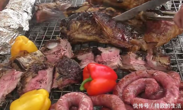 香肠|阿根廷烤肉场面太霸气,香肠排骨牛肉种类繁多,吃货没一个能抗拒