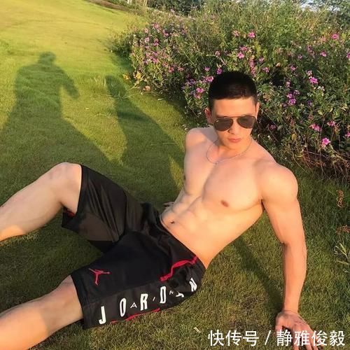 荷尔蒙|荷尔蒙爆棚的肌肉型男，颜值高还有腹肌和胸肌