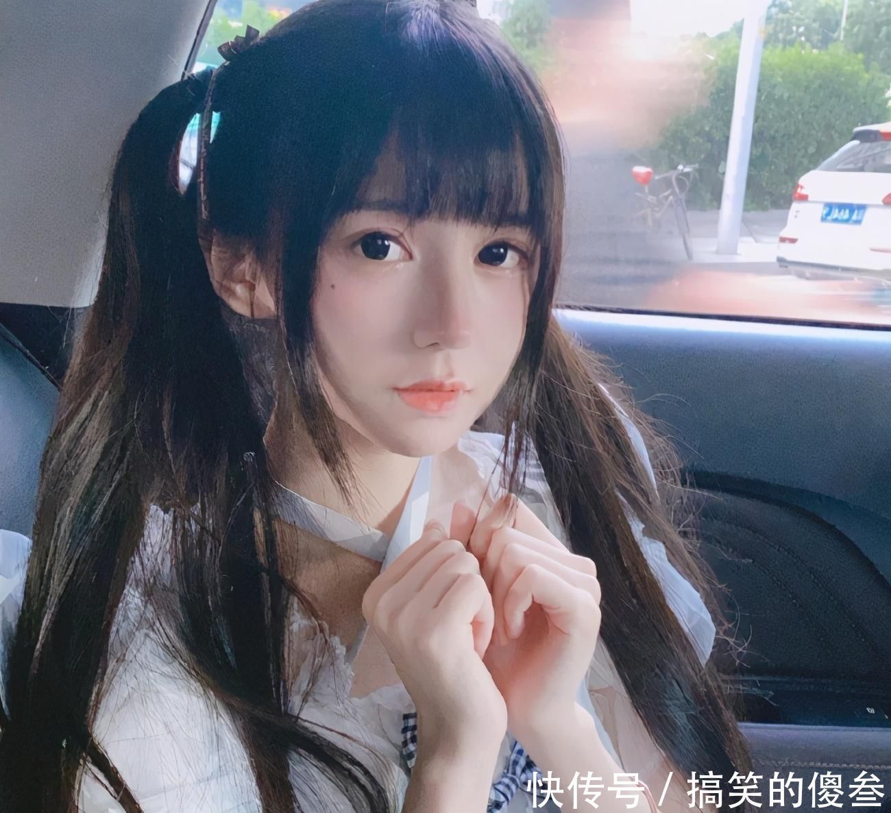 蔡萝莉|蔡萝莉晒水晶高跟鞋,意外暴露脱发严重,花10多万植发也没用