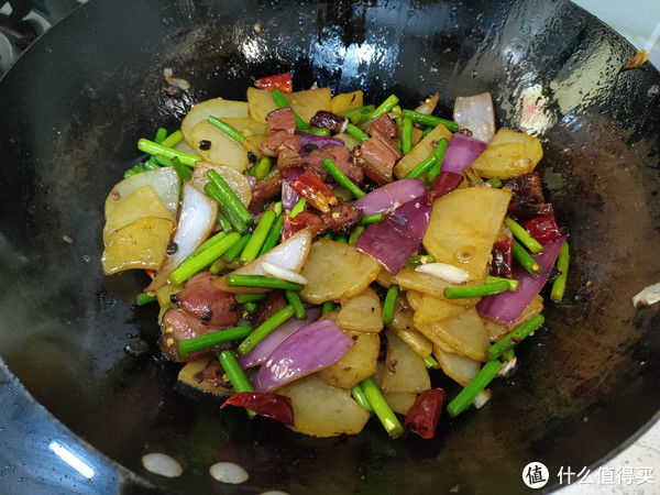 腊肉土豆片|炒腊肉时，切记别直接下锅炒，多加一步，腊肉口感更好更入味