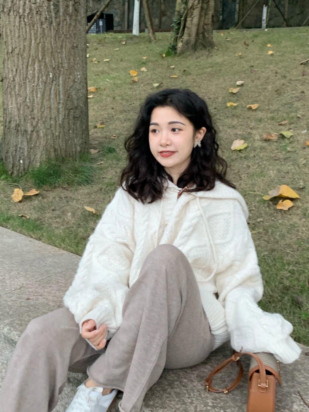 搭配 脱下外套,你的冬日造型如何保持精致?这四件毛衣就是理想答案