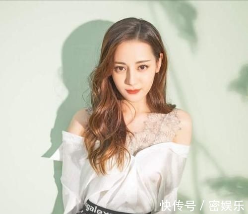 齐刘海 50岁女人别再留齐刘海了,今年流行5种“发型”,显脸小还不挑人