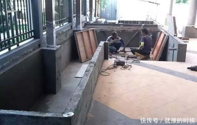 鱼缸和池还可以这样结合?只能说很有想法,有钱我也搞一个!