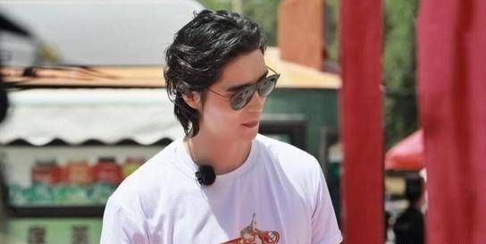 创意性|王迅退出《极限挑战》,郭京飞话语中带着讽刺,网友人走茶凉