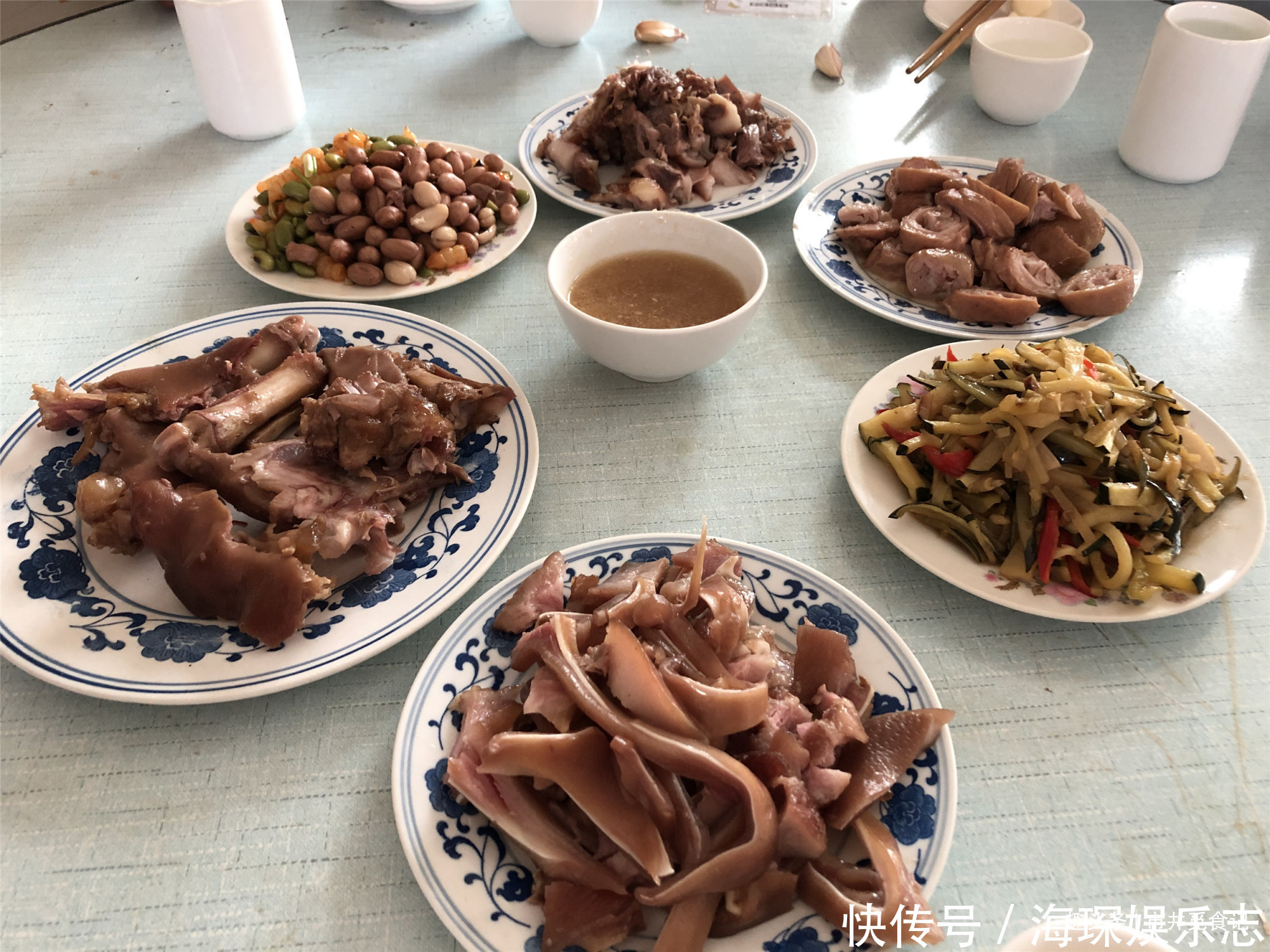  同学|老同学开车千里找我，没去大饭店，小店点6盘菜，同学太懂我了