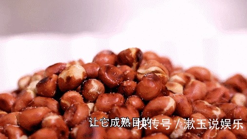 盐花|炸花生米,最忌讳直接下油锅!多加“这2味料”,香脆又不糊