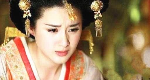 皇帝|妃子对一个孩童大献殷勤，皇帝大喜：晋封你，你当他养母