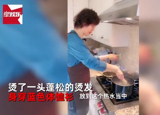 主教练|61岁郎平晒美国幸福退休生活,烫头发做“郎氏西餐”,越活越年轻