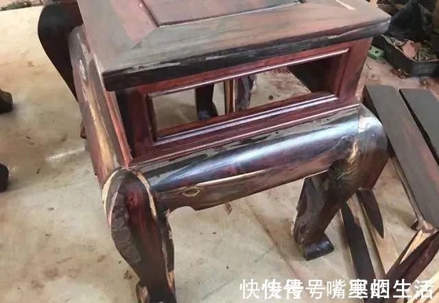 中式|红木家具怎么买?据说花8万买了这套大红酸枝沙发,一刮磨当场傻眼!