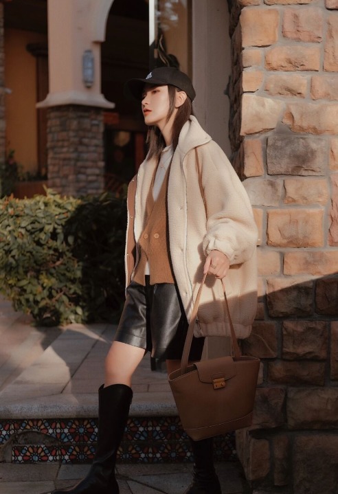 时髦|外套不在于多,选对才是关键,学这几套穿搭就够,温暖又高级时髦