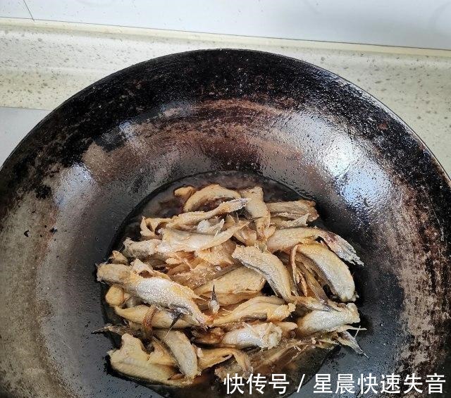 下饭|红烧小鱼，鱼肉鲜嫩，美味下饭！