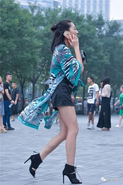 细高跟凉鞋，短靴的风格设计，百搭又时尚的款式