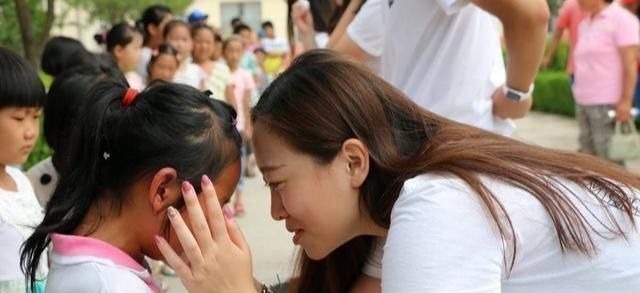 家庭教育|第一天上幼儿园不哭的孩子,大多来自这3种家庭,你家娃在其中吗