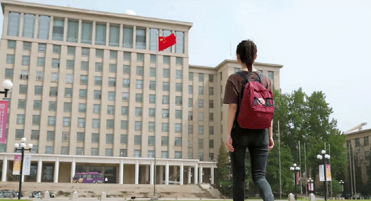 清华虚拟学生华智冰上热搜，真实状态受追捧，背后依旧是真人