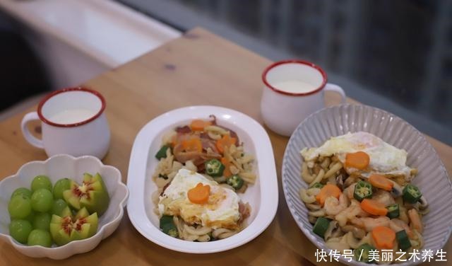 母子2人的早餐，发圈引来无数点赞，网友简单也可以很有仪式感