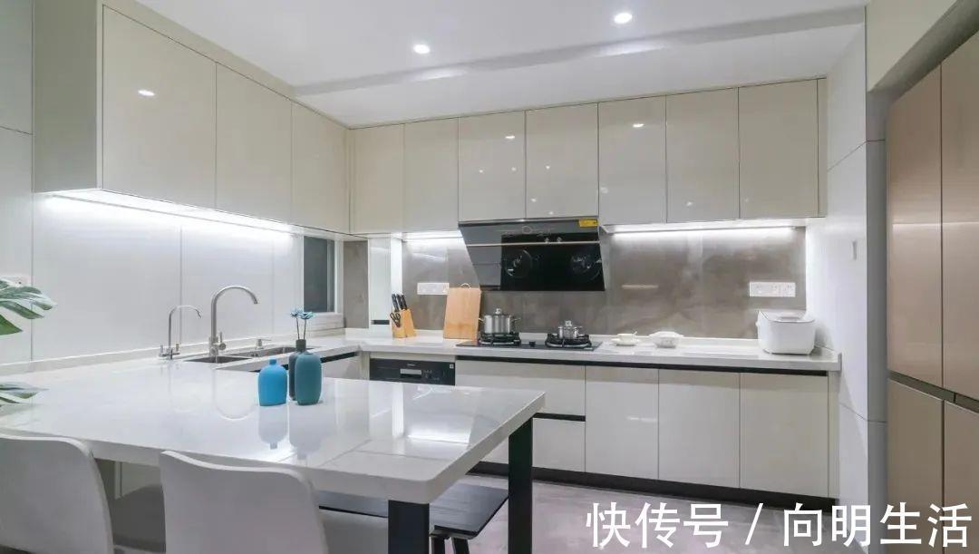 橱柜|同样是20多万装修的家，人家多打了这些柜子，档次立马就上升了！