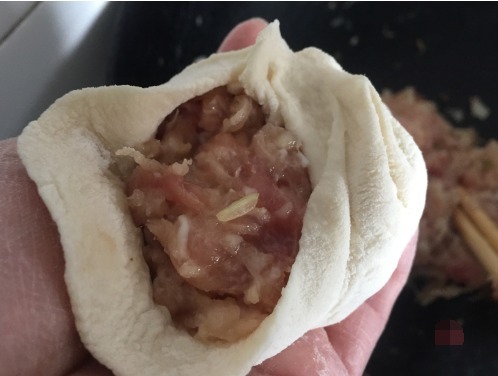 在家烙馅饼,总是没有外面买的皮柔软,其实技巧都在和面上