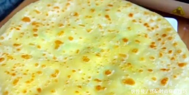鸡蛋灌饼最简单的做法,学会这个小技巧,保证个个鼓大泡